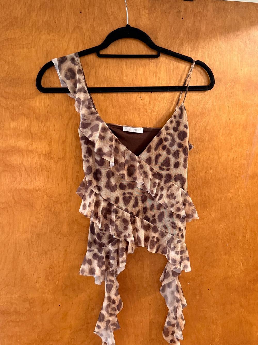 ZARA NWOT Leopard Print Ruffled V-Neck Top
